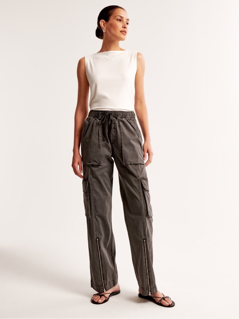 ABERCROMBIE & FITCH Pull-On Wide Leg Cargo Pant SIZE XS dark grey